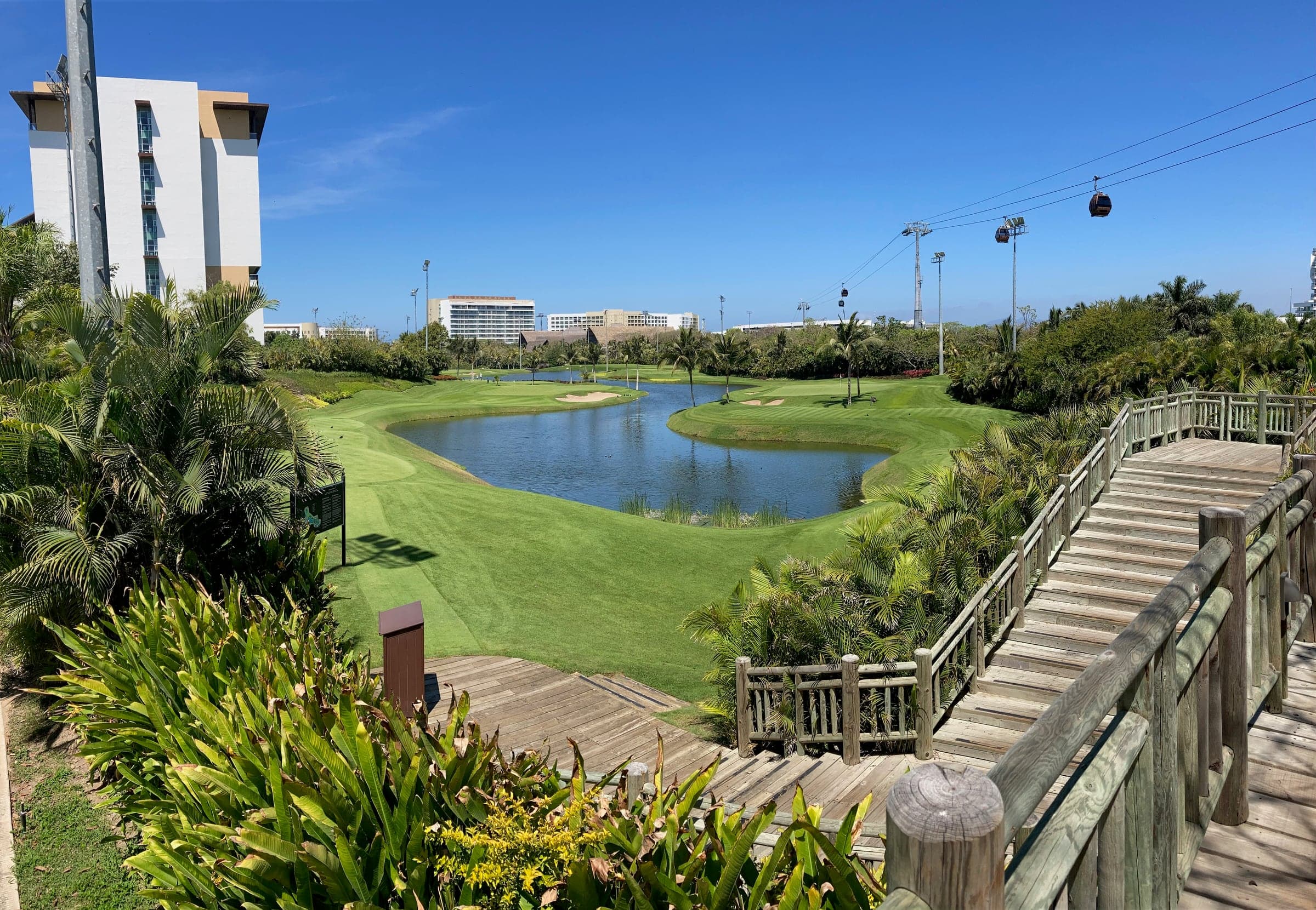 The Lakes Course